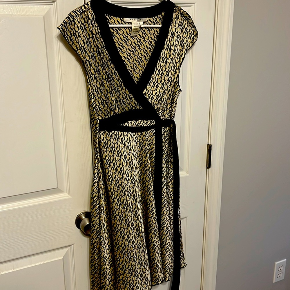 Max Studio Silk Black & Tan print dress sz LP